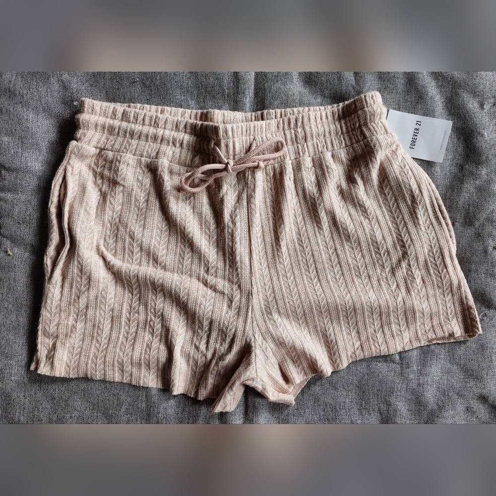 Forever 21 Blush Knit Women's Shorts with Pockets, Size L NWT